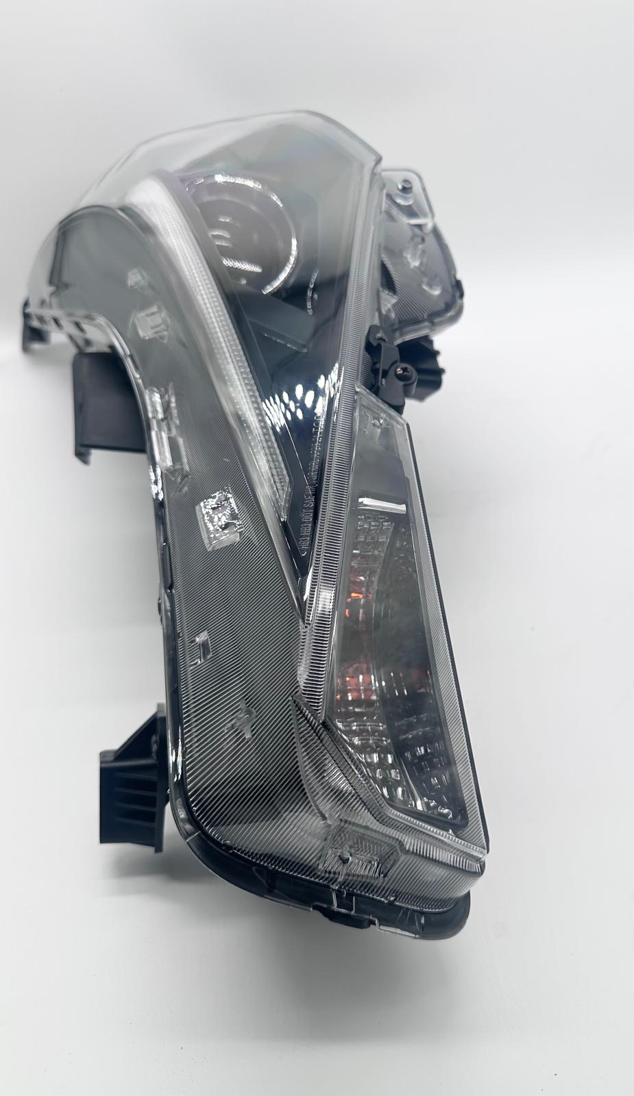 Headlight Assembly Left Driver Side for Hyundai Elantra 2021-2022 Halogen w/Bulbs