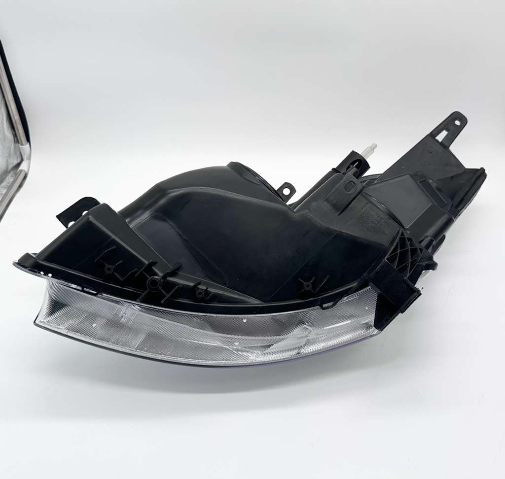 Headlight Assembly Set for Nissan Altima Sedan 2007-2009 Chrome Housing Clear Lens Driver & Passenger Side