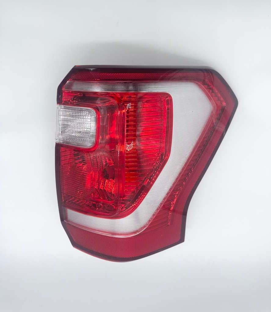 Tail Light Assembly Right Passenger Side for Ford Expedition XL XLT 2018-2021 Halogen